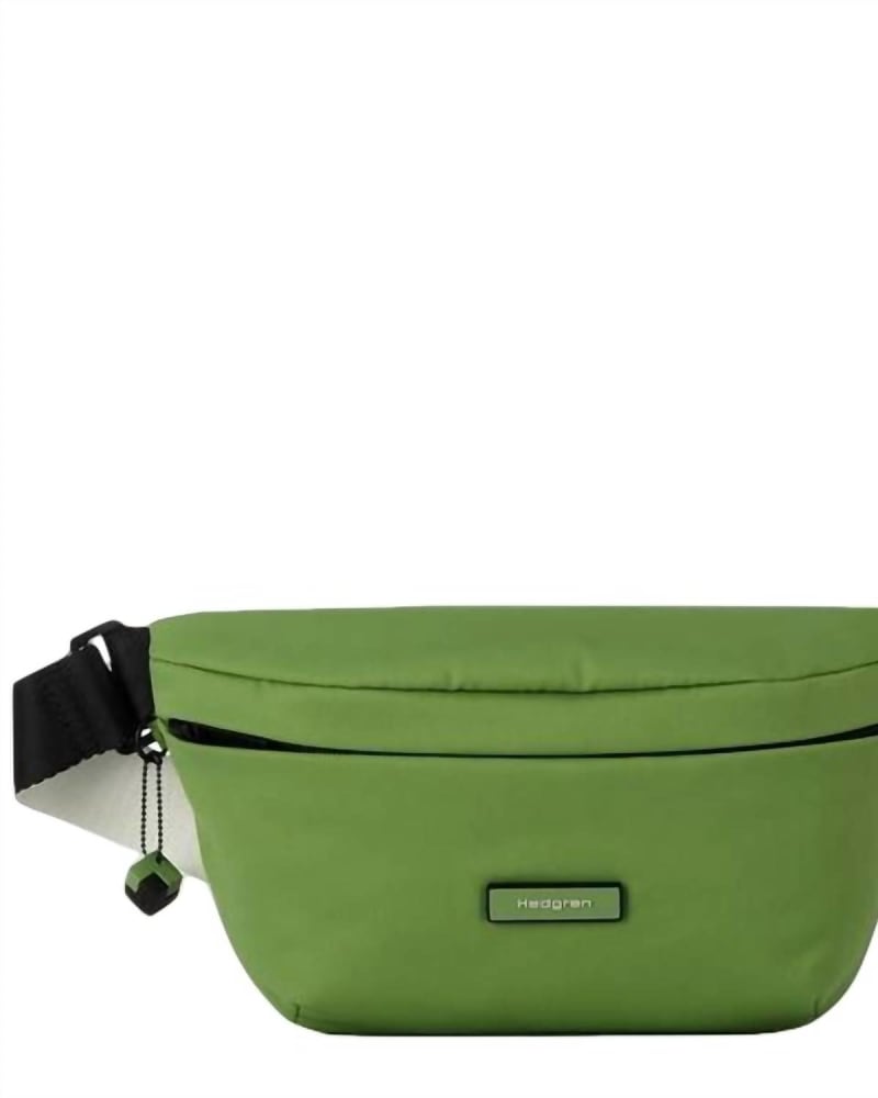 Front of a size O/S Halo Waist Pack in Cedar Green in Cedar Green by Hedgren. | dia_product_style_image_id:328810